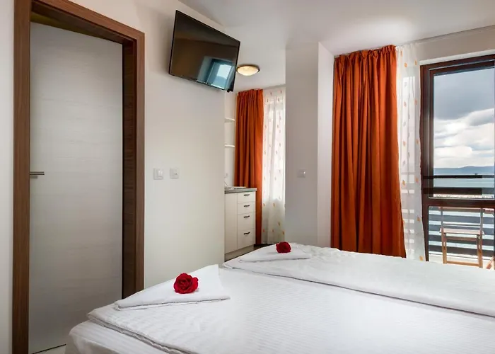 Panorama Blue Family And Free Parking Hotel 3*