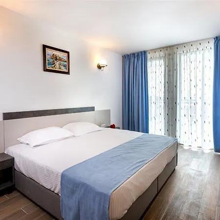 Panorama Blue Family And Free Parking Hotel 3*