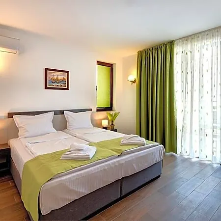 Hotel Panorama Blue Family And Free Parking 3*
