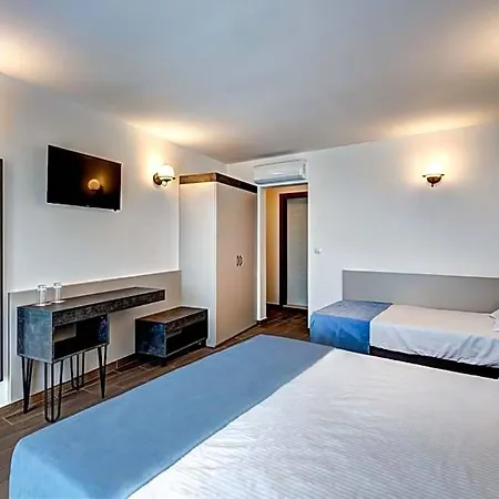 Panorama Blue Family And Free Parking 3*